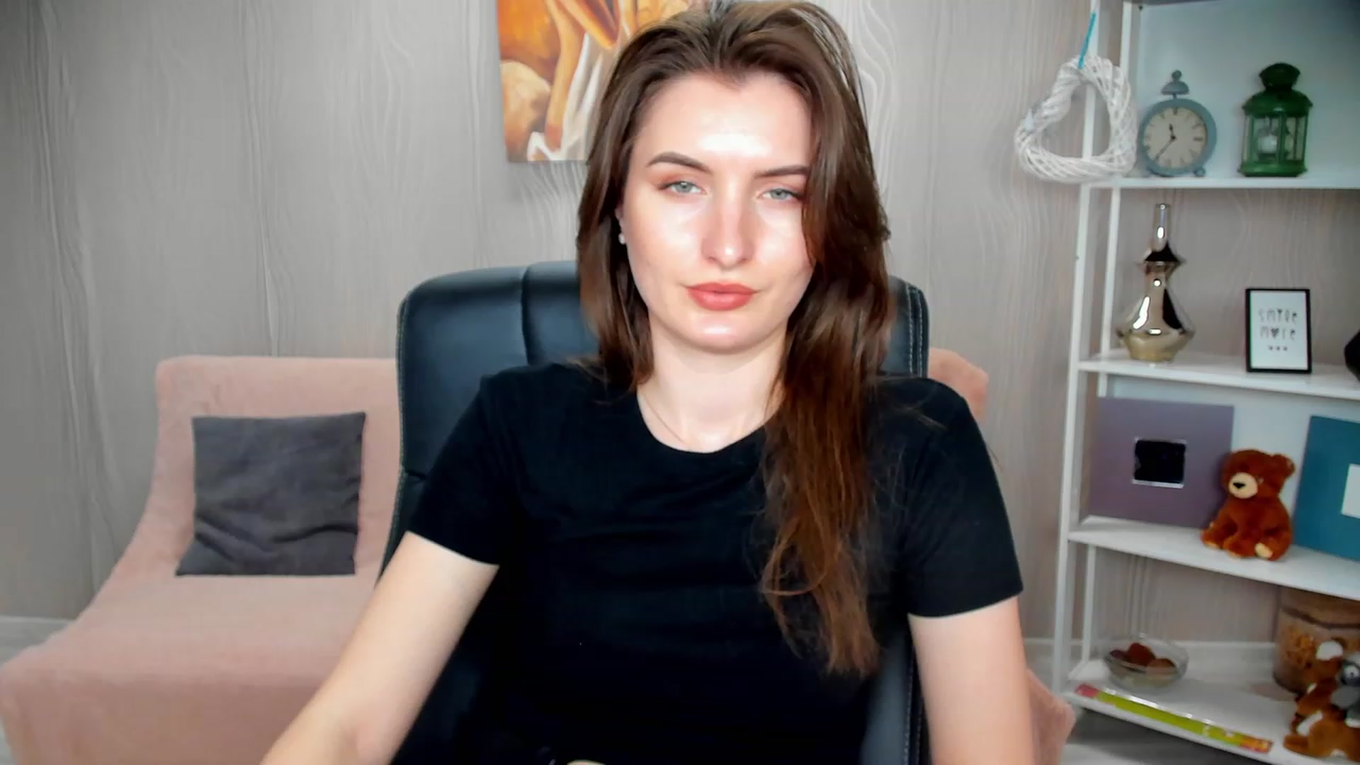 Gallery image thumbnail from EmilyRosier's myfreecams stream on, 02/09/2023, 15:33 image 11 of 20