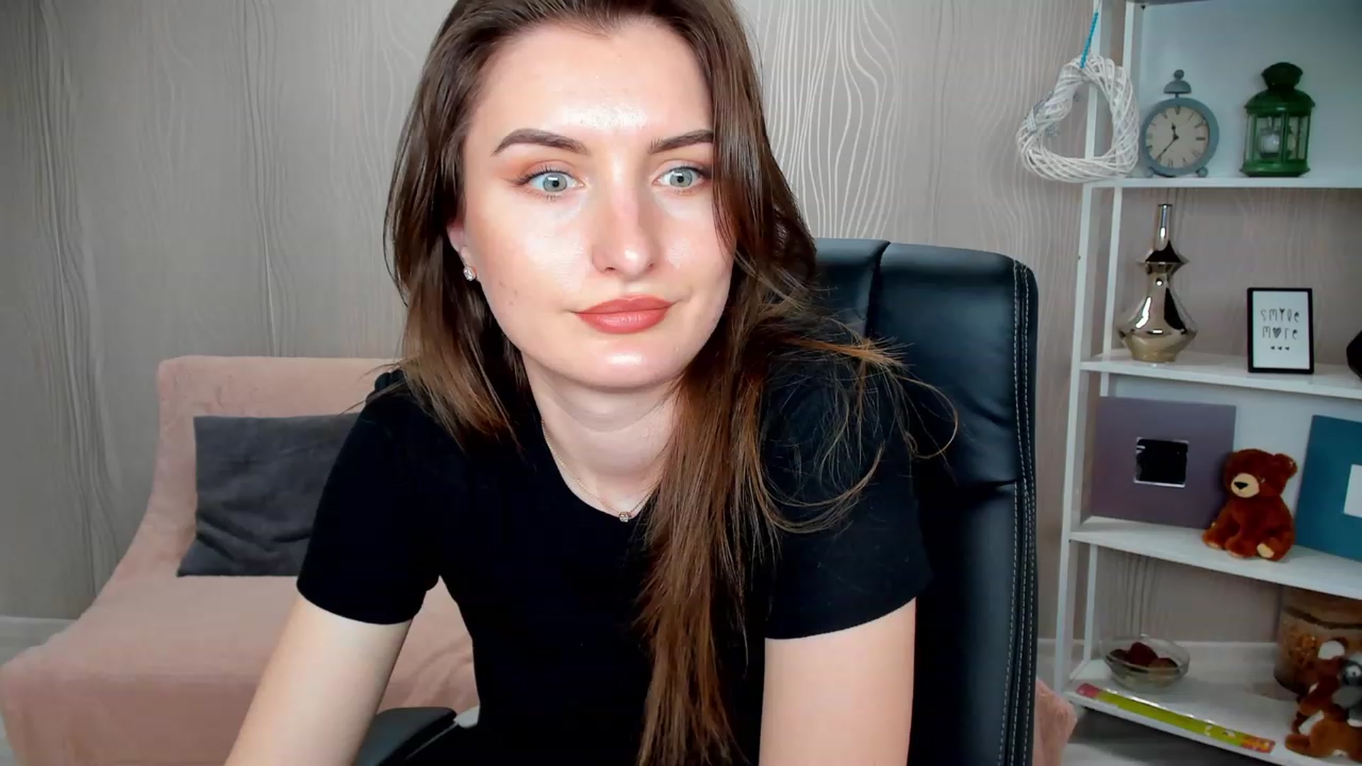Gallery image thumbnail from EmilyRosier's myfreecams stream on, 02/09/2023, 15:33 image 7 of 20