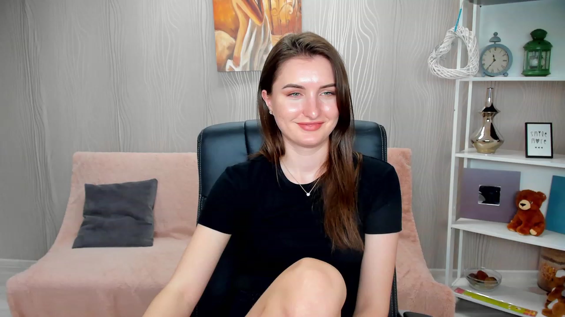 Gallery image thumbnail from EmilyRosier's myfreecams stream on, 02/09/2023, 17:34 image 18 of 20