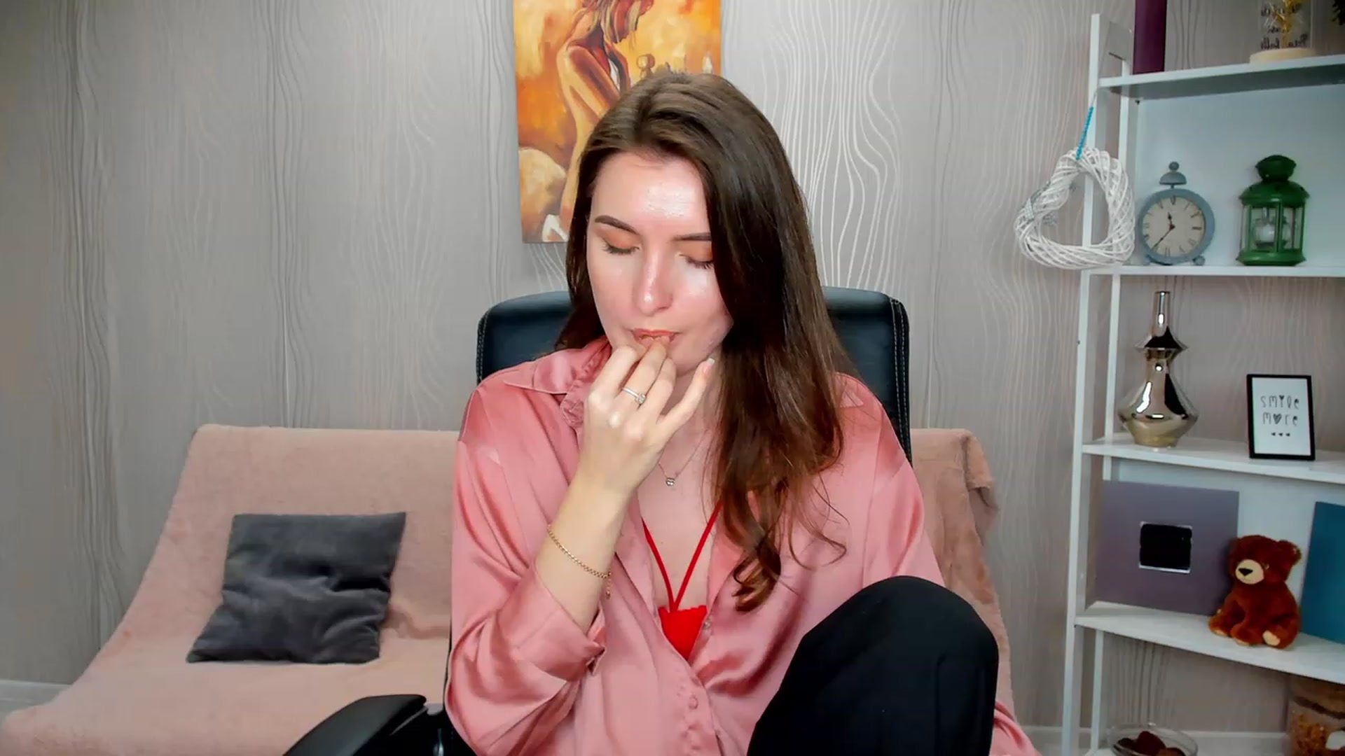 Gallery image thumbnail from EmilyRosier's myfreecams stream on, 02/14/2023, 16:30 image 11 of 20