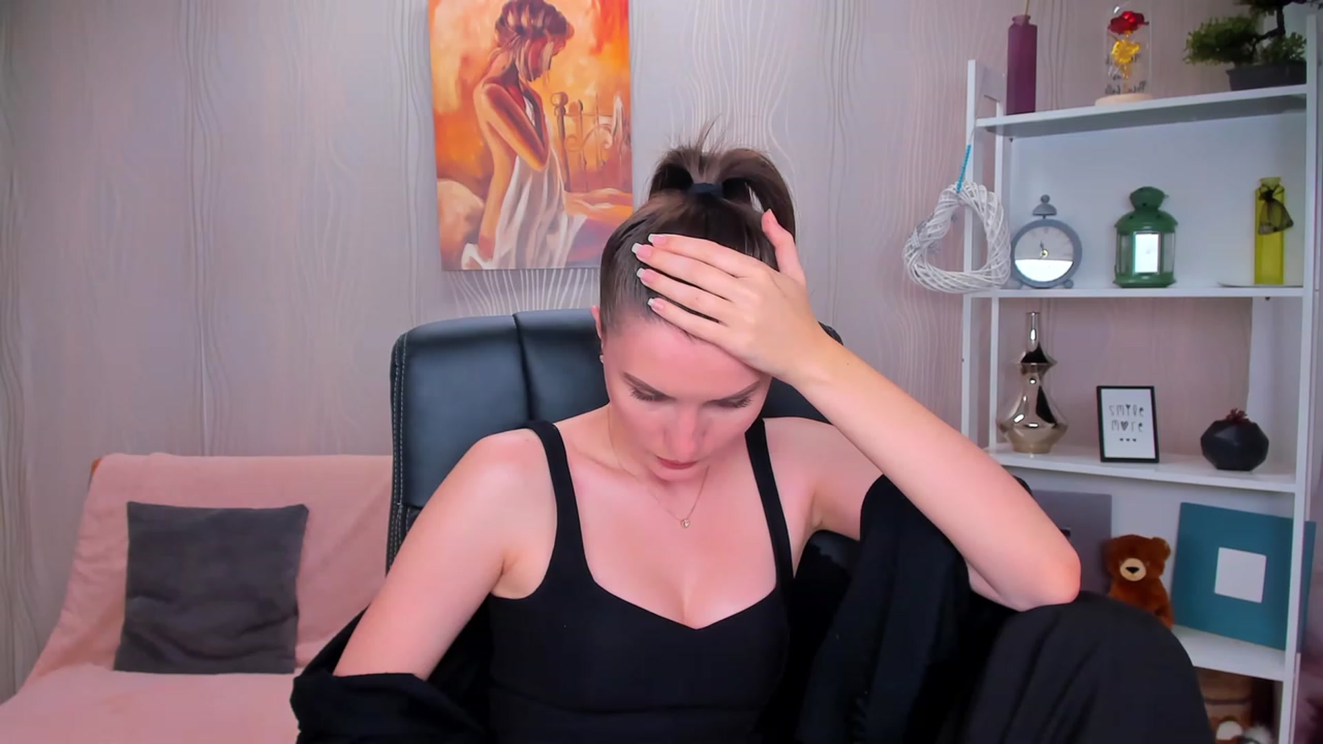 Gallery image thumbnail from EmilyRosier's myfreecams stream on, 02/19/2023, 20:23 image 18 of 20
