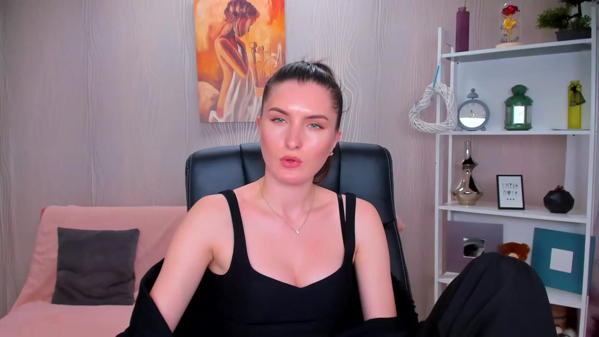 Gallery image thumbnail from EmilyRosier's myfreecams stream on, 02/19/2023, 20:23 image 8 of 20