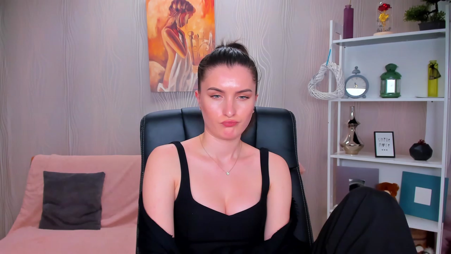 Gallery image thumbnail from EmilyRosier's myfreecams stream on, 02/19/2023, 20:23 image 6 of 20