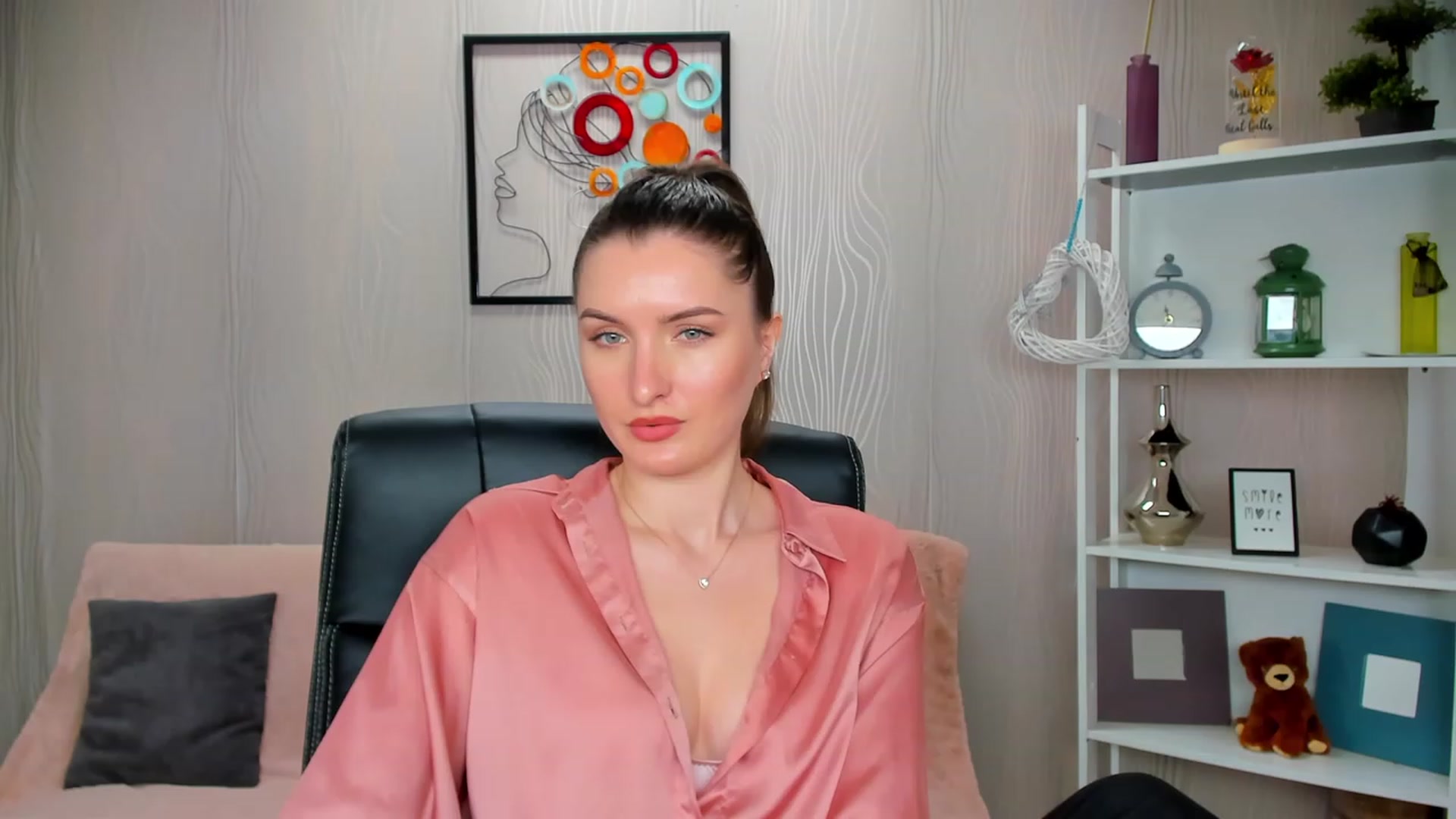 Gallery image thumbnail from EmilyRosier's myfreecams stream on, 02/27/2023, 14:36 image 1 of 20
