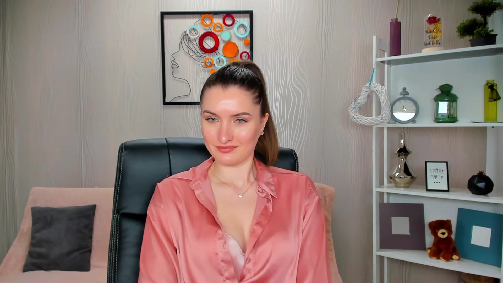 Gallery image thumbnail from EmilyRosier's myfreecams stream on, 02/27/2023, 14:36 image 16 of 20