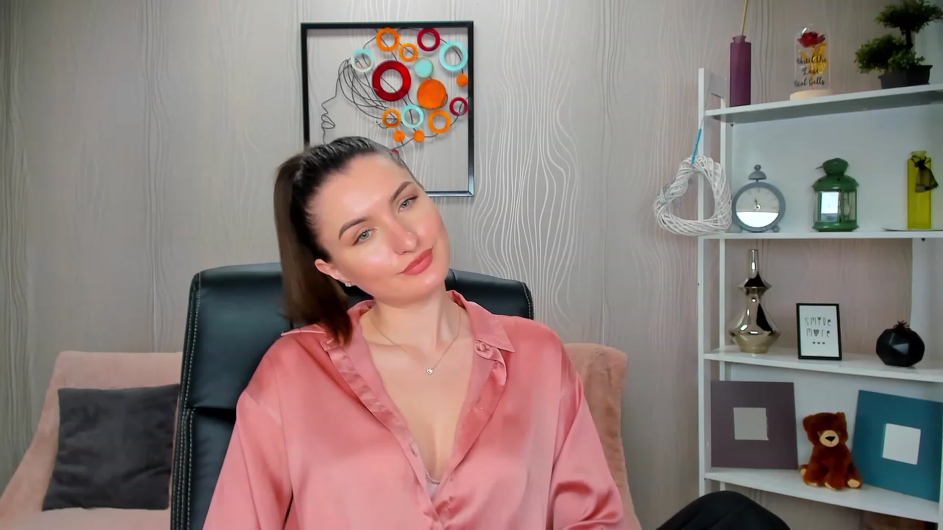 Gallery image thumbnail from EmilyRosier's myfreecams stream on, 02/27/2023, 14:36 image 6 of 20