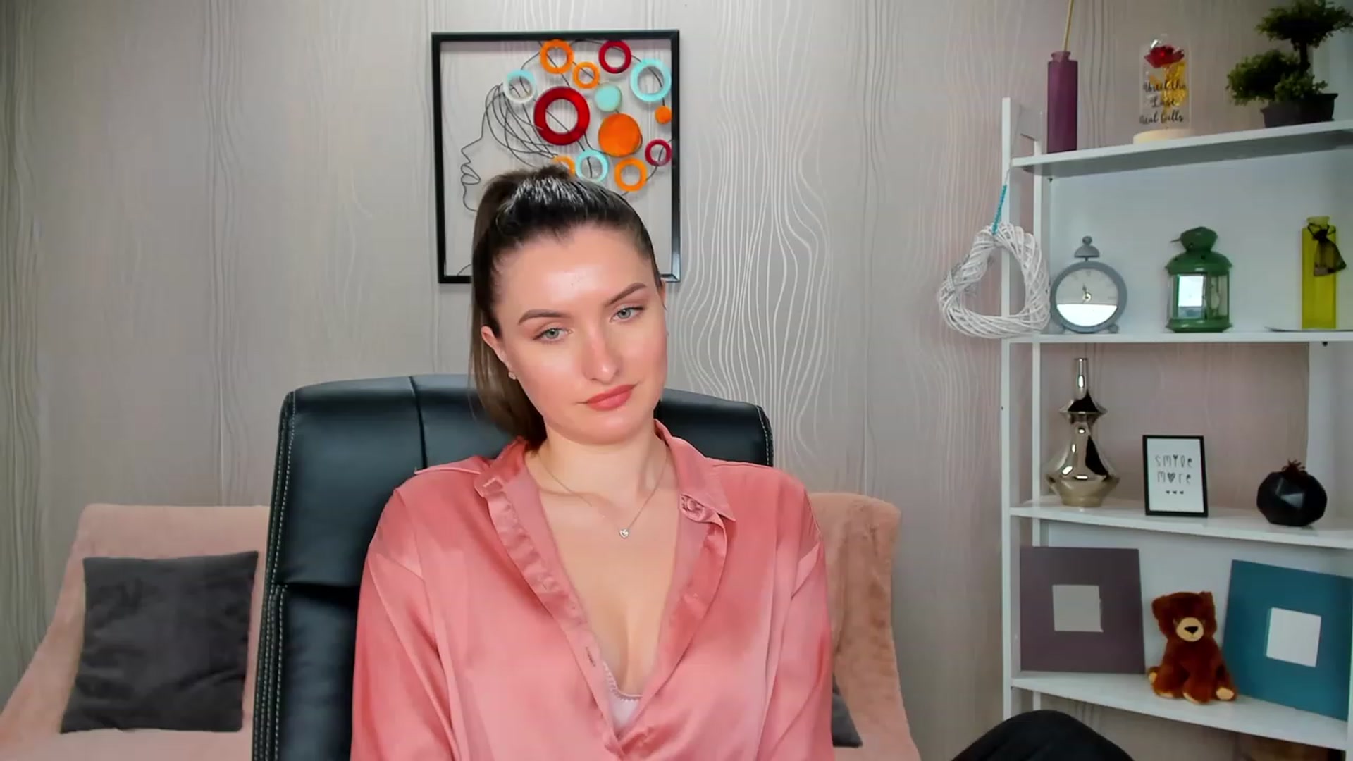 Gallery image thumbnail from EmilyRosier's myfreecams stream on, 02/27/2023, 14:36 image 7 of 20