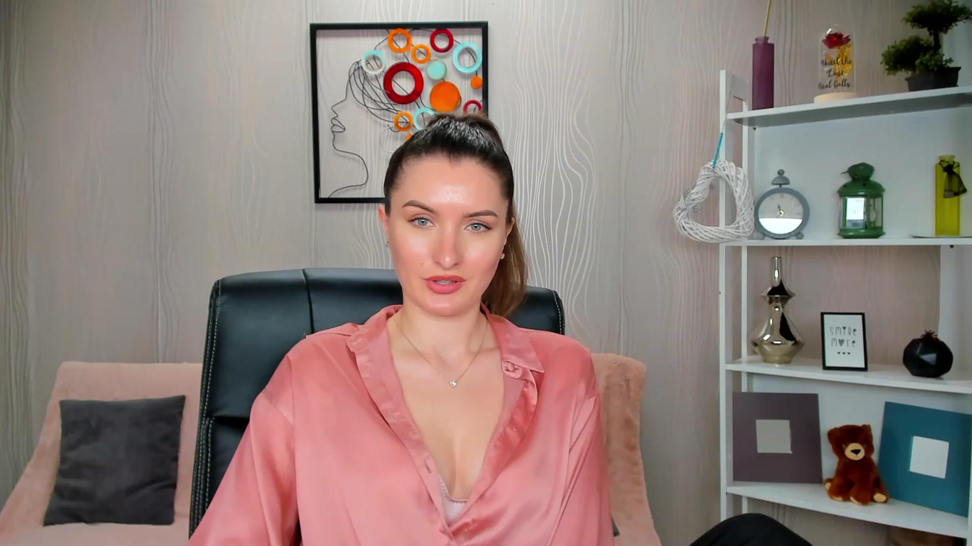 Gallery image thumbnail from EmilyRosier's myfreecams stream on, 02/27/2023, 14:36 image 4 of 20