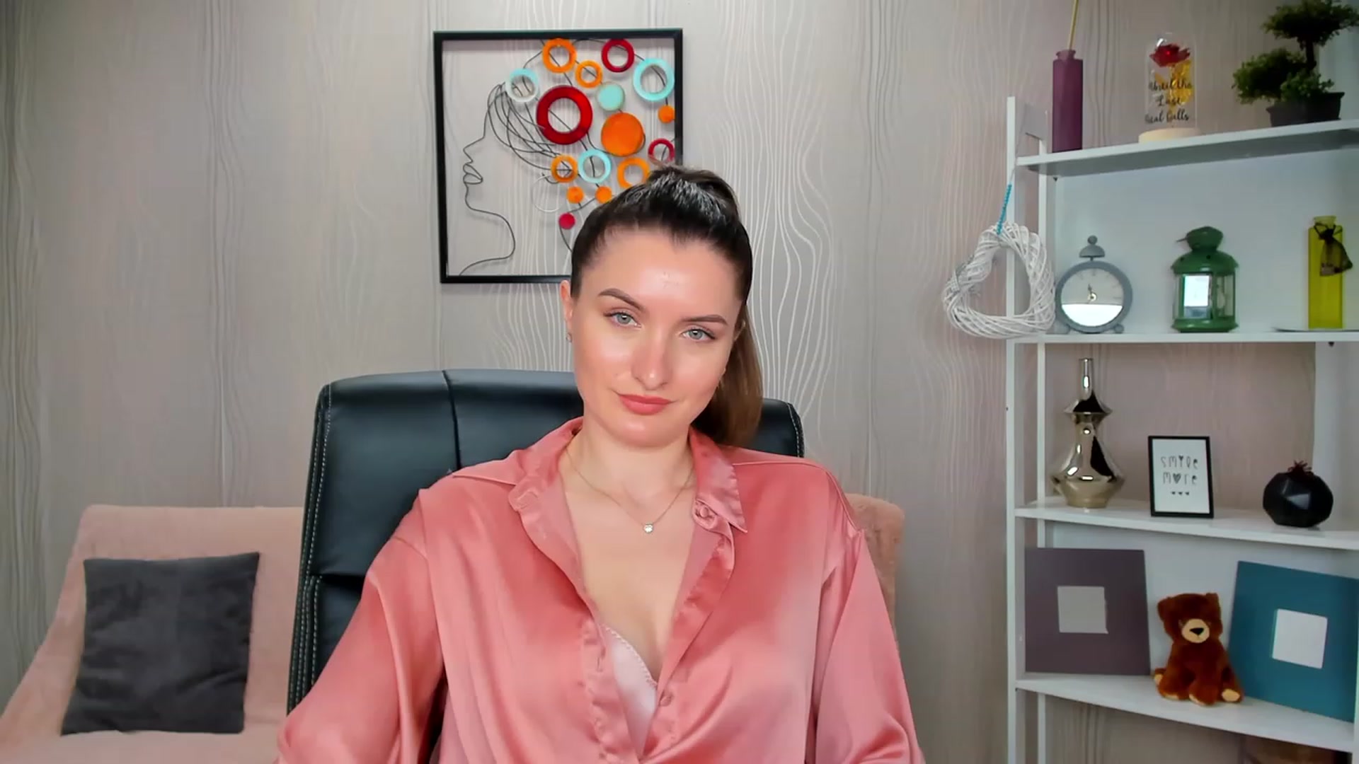Gallery image thumbnail from EmilyRosier's myfreecams stream on, 02/27/2023, 14:36 image 15 of 20