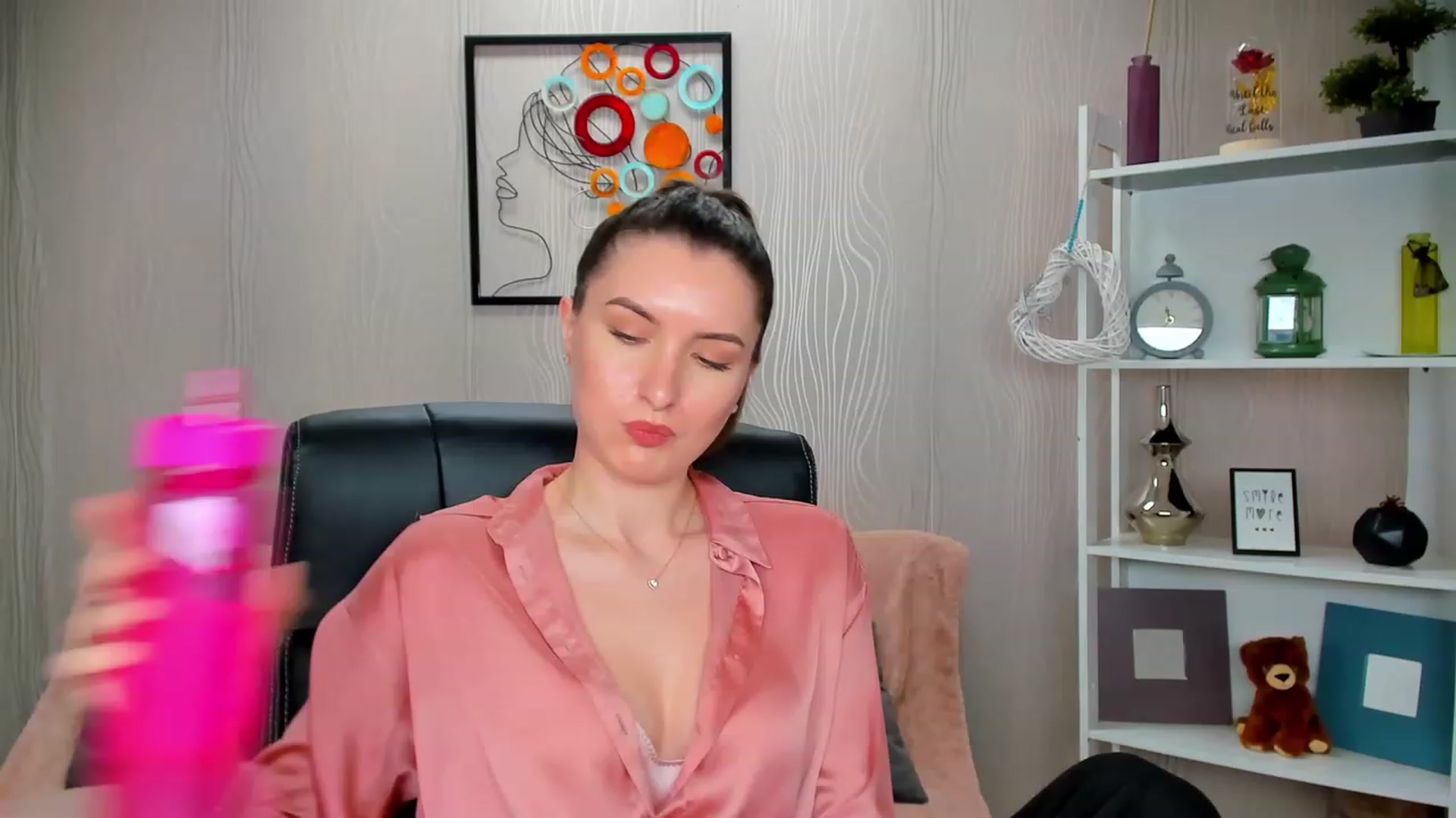 Gallery image thumbnail from EmilyRosier's myfreecams stream on, 02/27/2023, 14:36 image 10 of 20