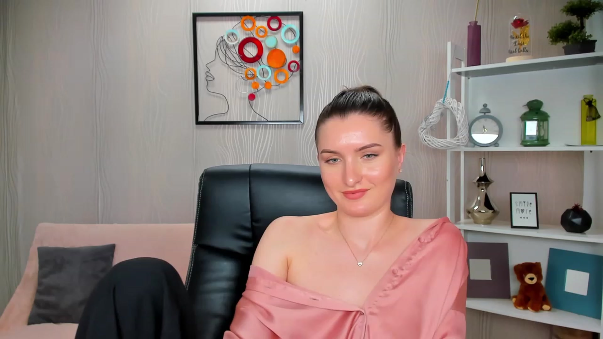 Gallery image thumbnail from EmilyRosier's myfreecams stream on, 02/27/2023, 16:42 image 15 of 20