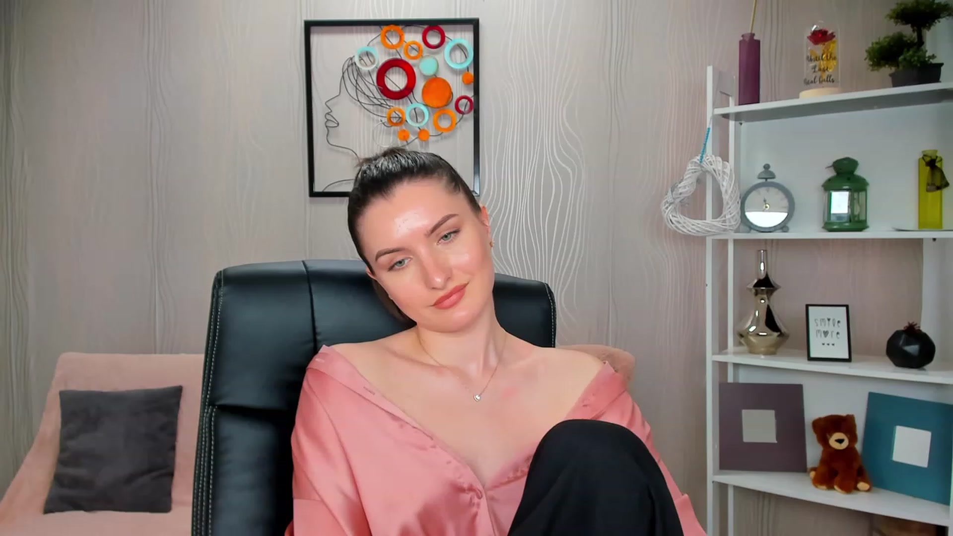 Gallery image thumbnail from EmilyRosier's myfreecams stream on, 02/27/2023, 16:42 image 4 of 20