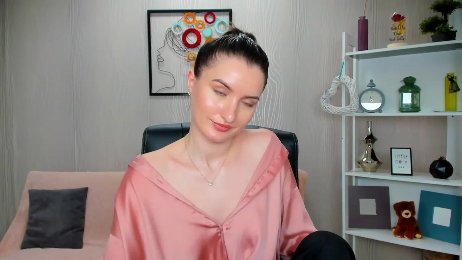 Gallery image thumbnail from EmilyRosier's myfreecams stream on, 02/27/2023, 16:42 image 8 of 20