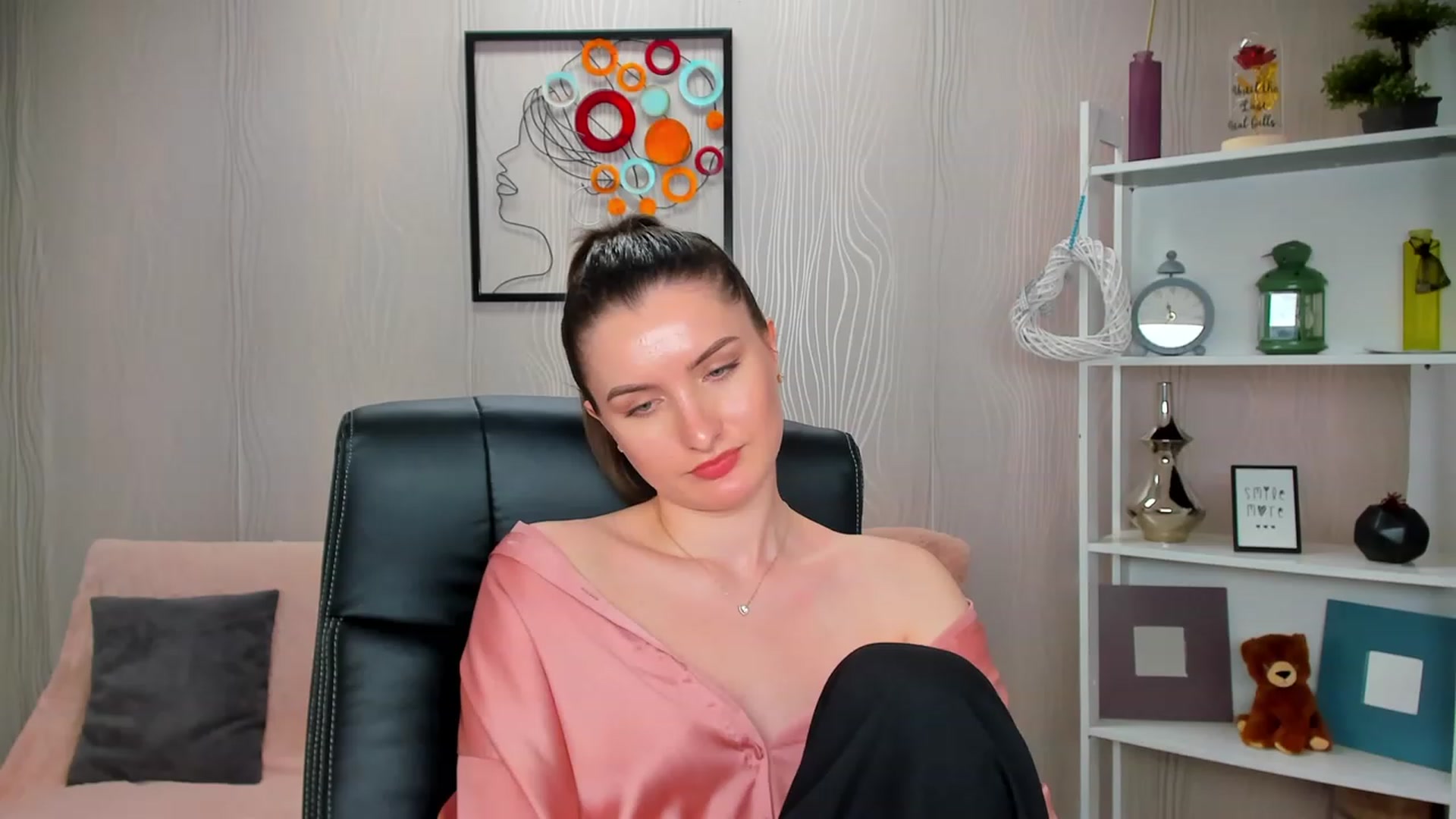 Gallery image thumbnail from EmilyRosier's myfreecams stream on, 02/27/2023, 16:42 image 3 of 20