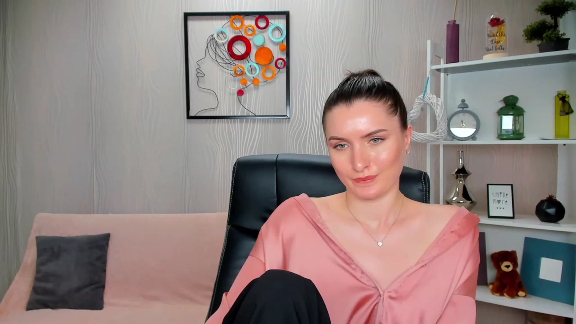 Gallery image thumbnail from EmilyRosier's myfreecams stream on, 02/27/2023, 16:42 image 12 of 20