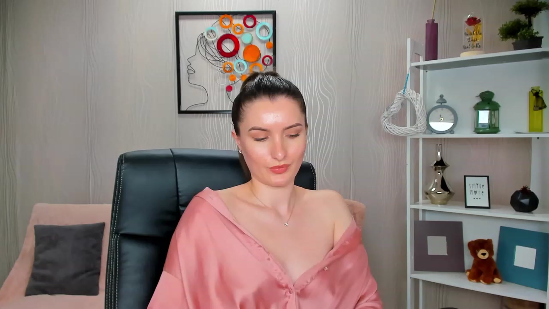 Gallery image thumbnail from EmilyRosier's myfreecams stream on, 02/27/2023, 16:42 image 1 of 20