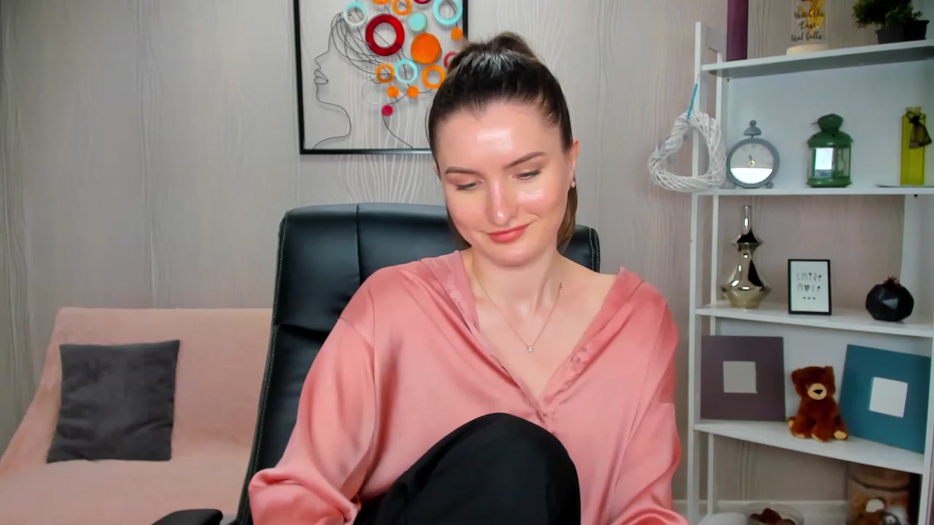 Gallery image thumbnail from EmilyRosier's myfreecams stream on, 02/27/2023, 19:19 image 20 of 20