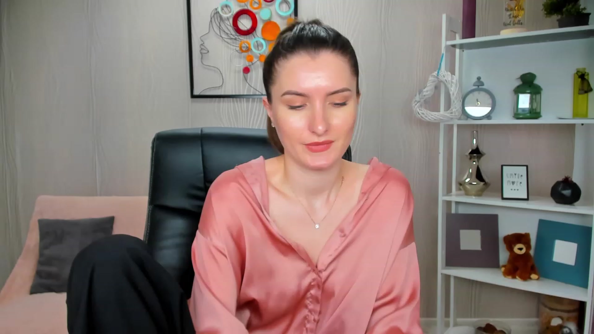 Gallery image thumbnail from EmilyRosier's myfreecams stream on, 02/27/2023, 19:19 image 13 of 20