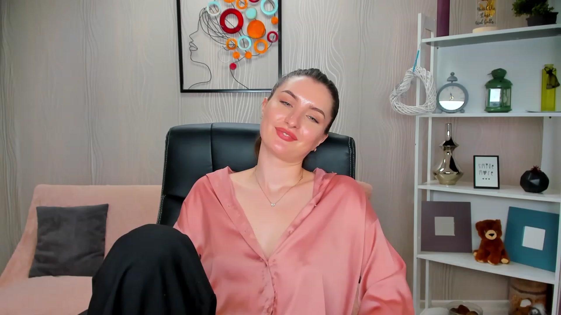 Gallery image thumbnail from EmilyRosier's myfreecams stream on, 02/27/2023, 19:19 image 7 of 20