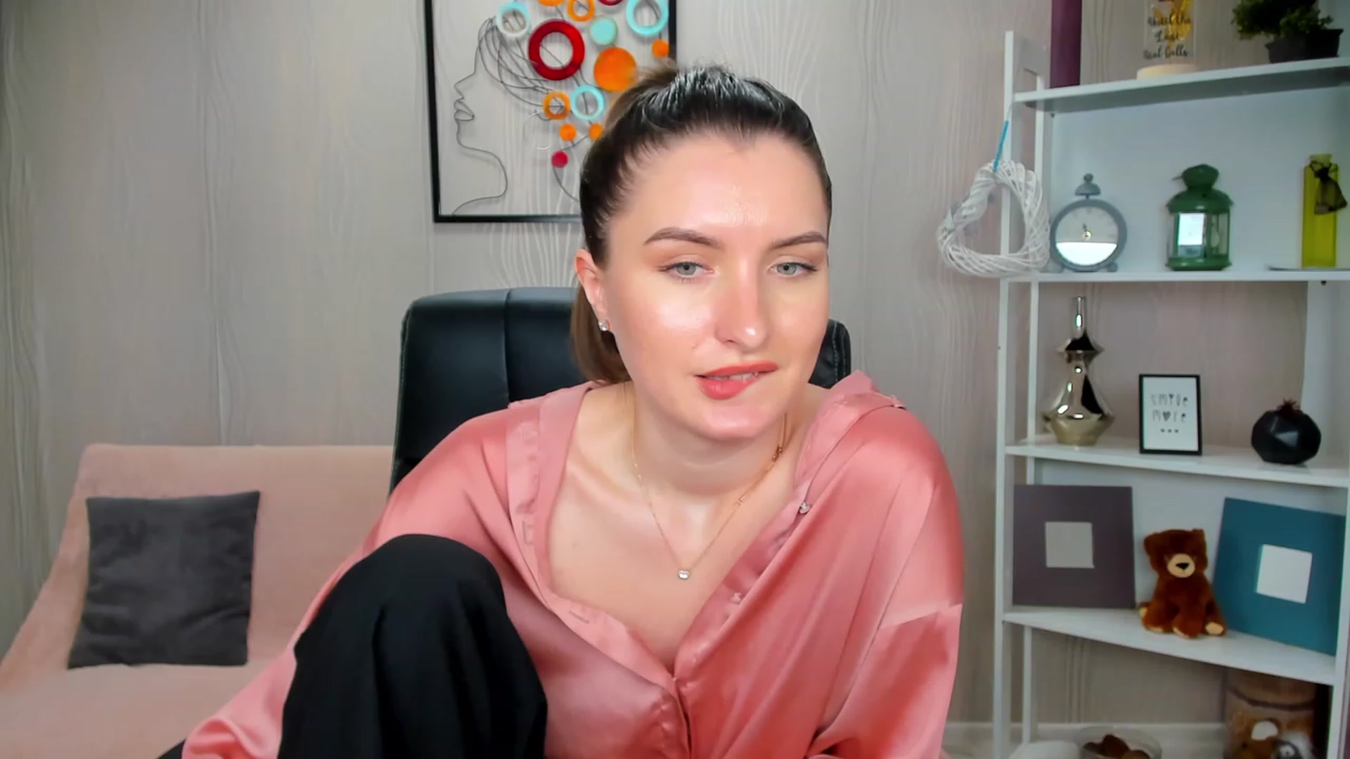 Gallery image thumbnail from EmilyRosier's myfreecams stream on, 02/27/2023, 19:19 image 12 of 20
