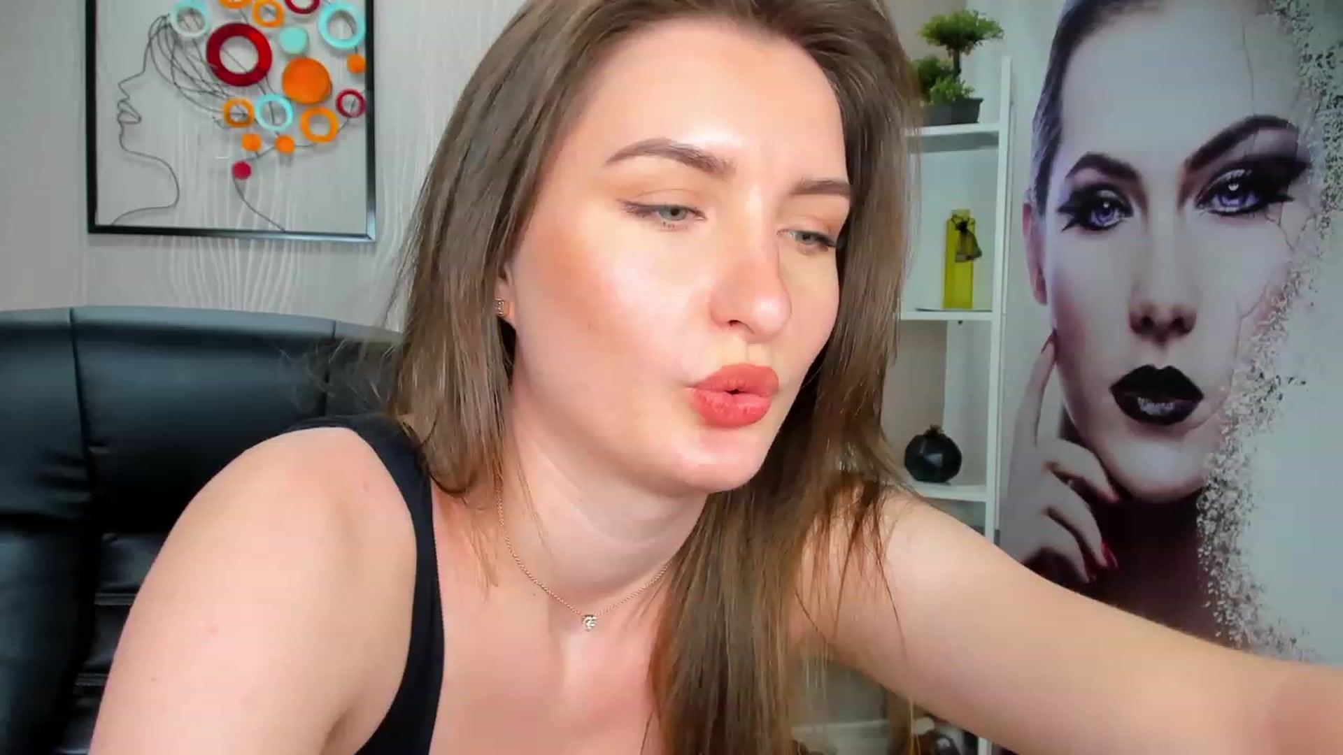 Gallery image thumbnail from EmilyRosier's myfreecams stream on, 02/28/2023, 15:19 image 3 of 20
