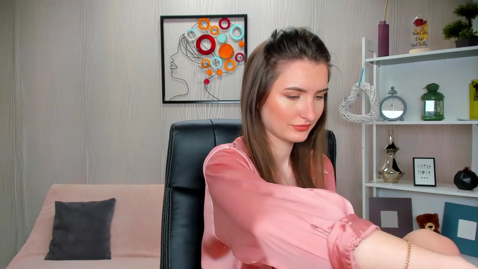 Gallery image thumbnail from EmilyRosier's myfreecams stream on, 03/01/2023, 14:29 image 1 of 20