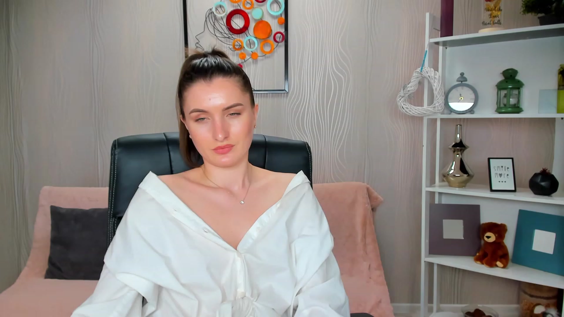 Gallery image thumbnail from EmilyRosier's myfreecams stream on, 03/02/2023, 17:30 image 4 of 20