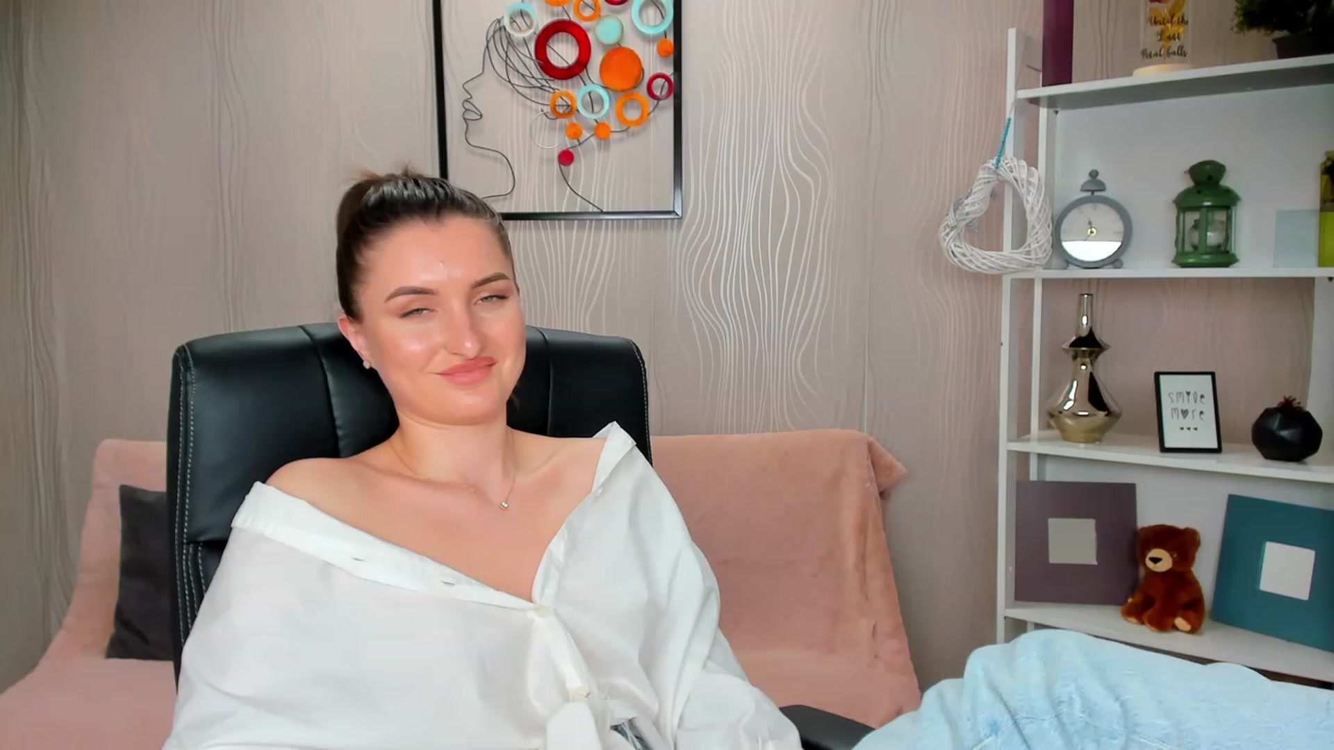 Gallery image thumbnail from EmilyRosier's myfreecams stream on, 03/02/2023, 17:30 image 20 of 20