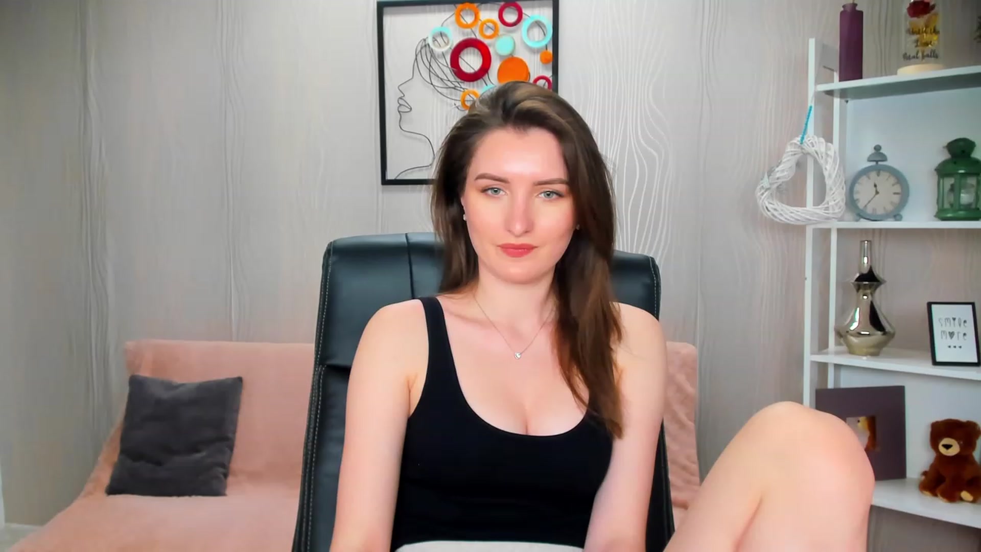 Gallery image thumbnail from EmilyRosier's myfreecams stream on, 03/21/2023, 21:14 image 4 of 20