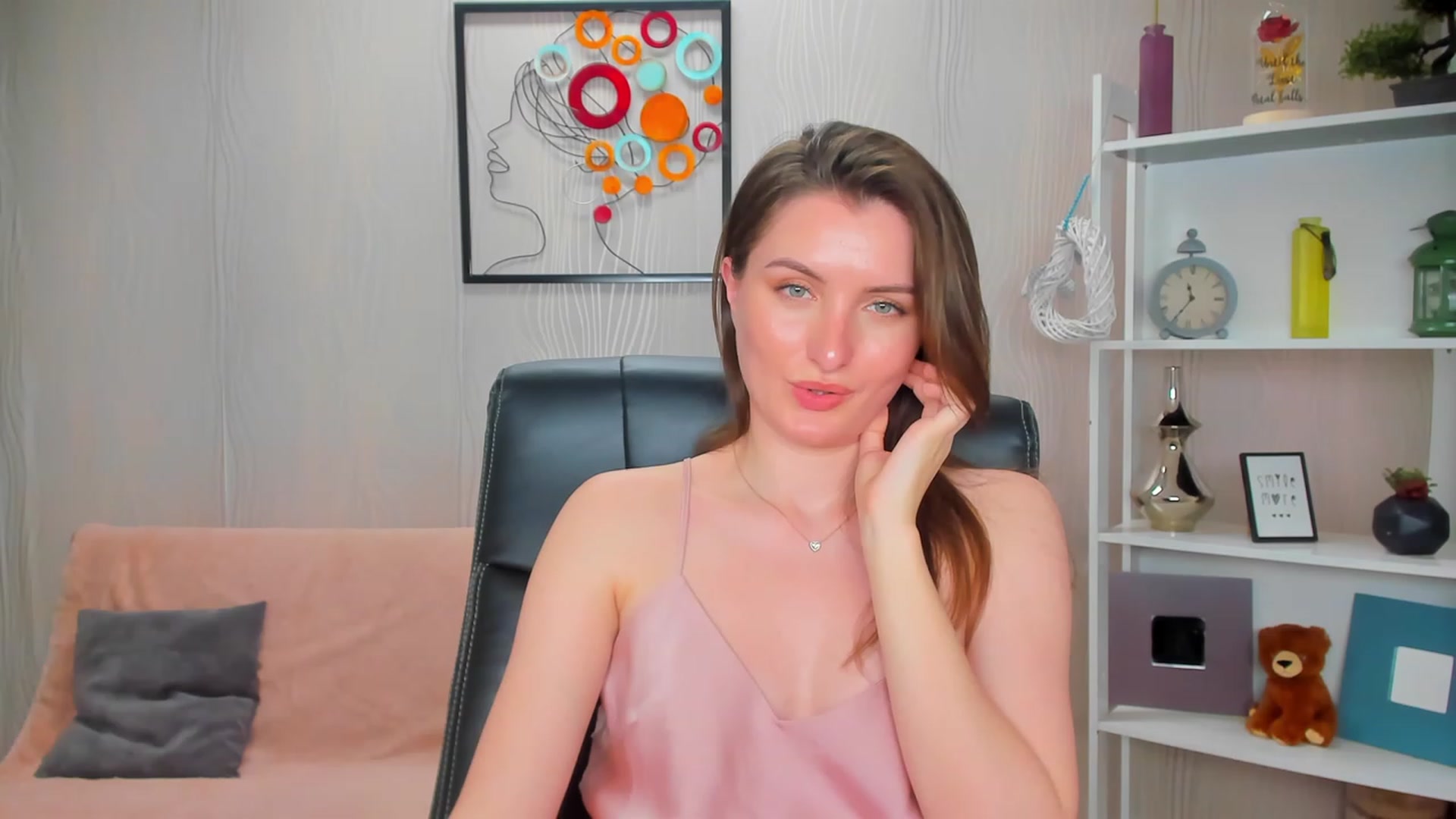 Gallery image thumbnail from EmilyRosier's myfreecams stream on, 04/07/2023, 01:16 image 3 of 20