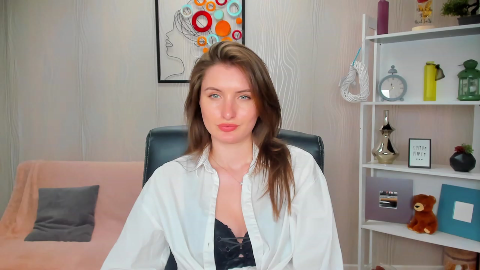 Gallery image thumbnail from EmilyRosier's myfreecams stream on, 04/19/2023, 01:36 image 18 of 20
