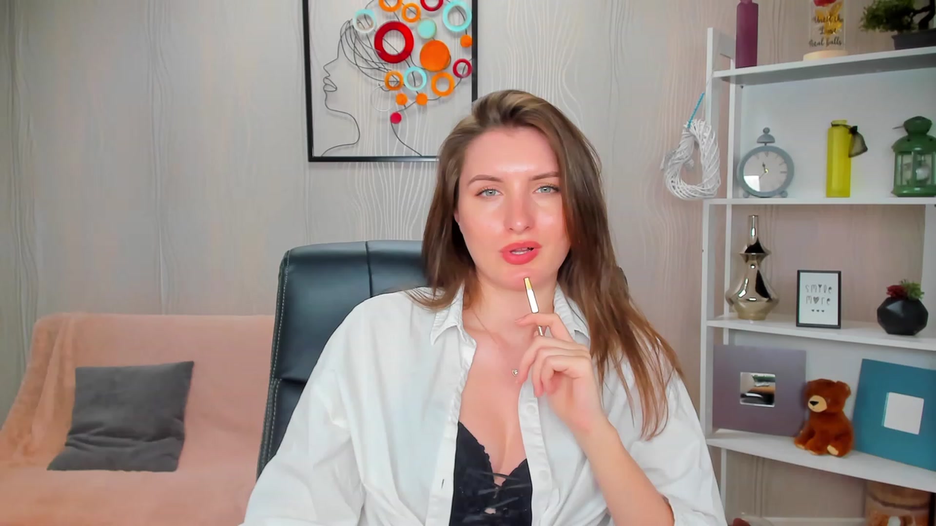 Gallery image thumbnail from EmilyRosier's myfreecams stream on, 04/19/2023, 01:36 image 13 of 20