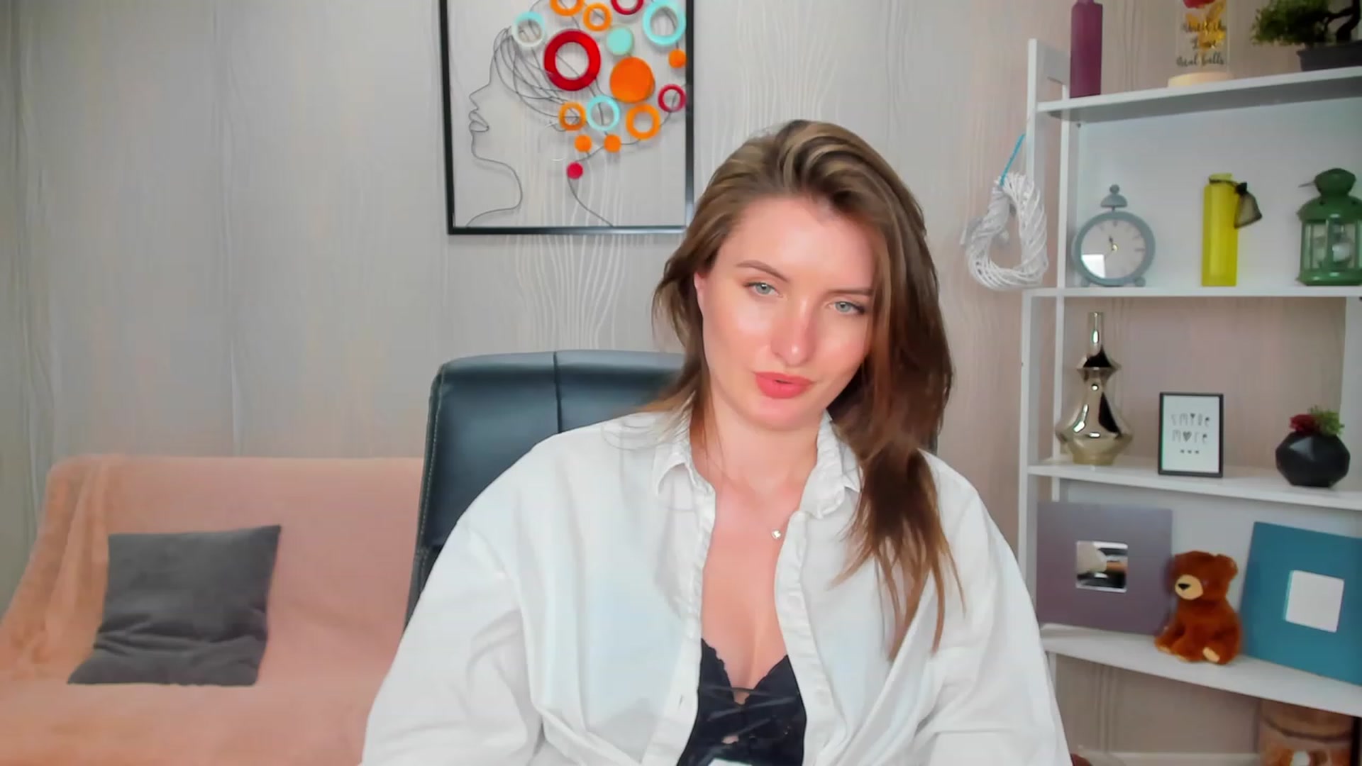 Gallery image thumbnail from EmilyRosier's myfreecams stream on, 04/19/2023, 01:36 image 20 of 20