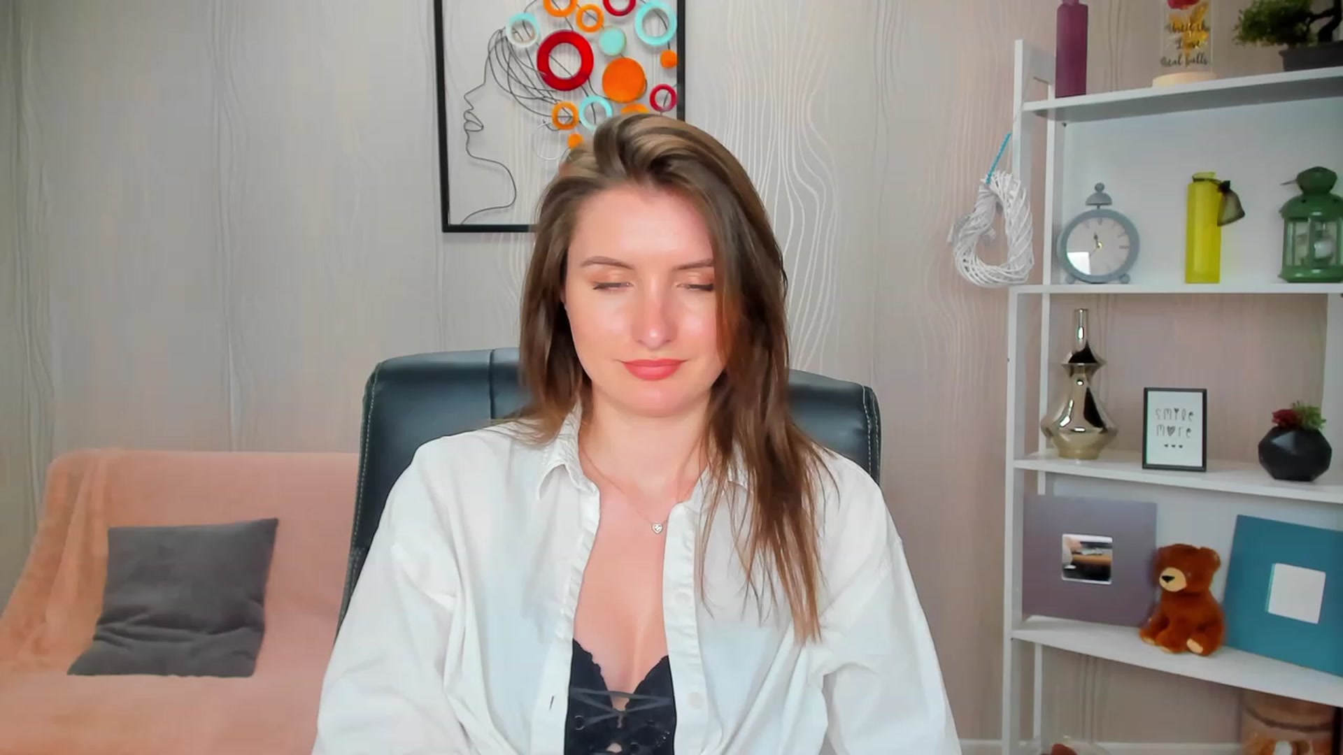 Gallery image thumbnail from EmilyRosier's myfreecams stream on, 04/19/2023, 01:36 image 7 of 20