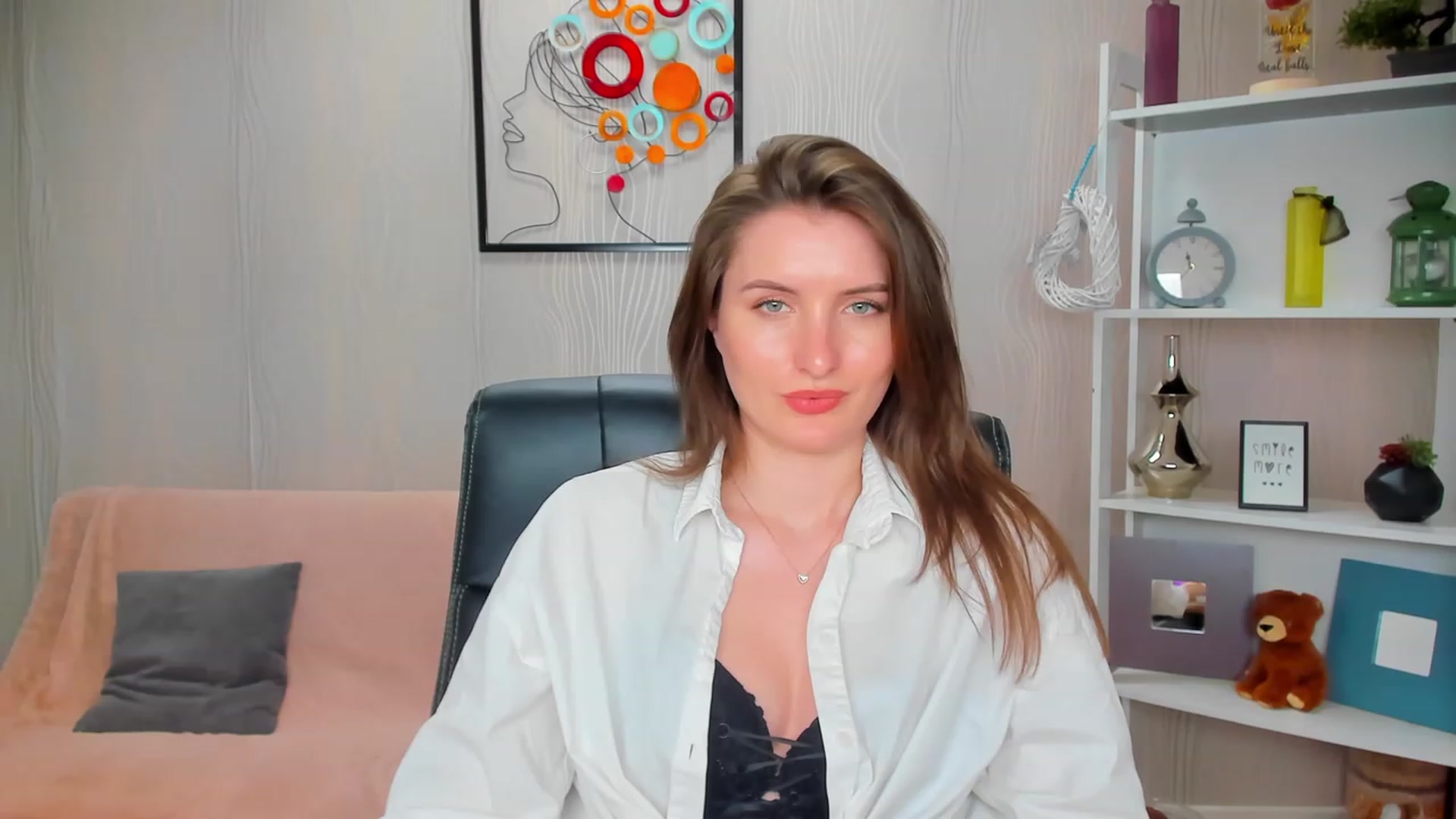 Gallery image thumbnail from EmilyRosier's myfreecams stream on, 04/19/2023, 01:36 image 12 of 20