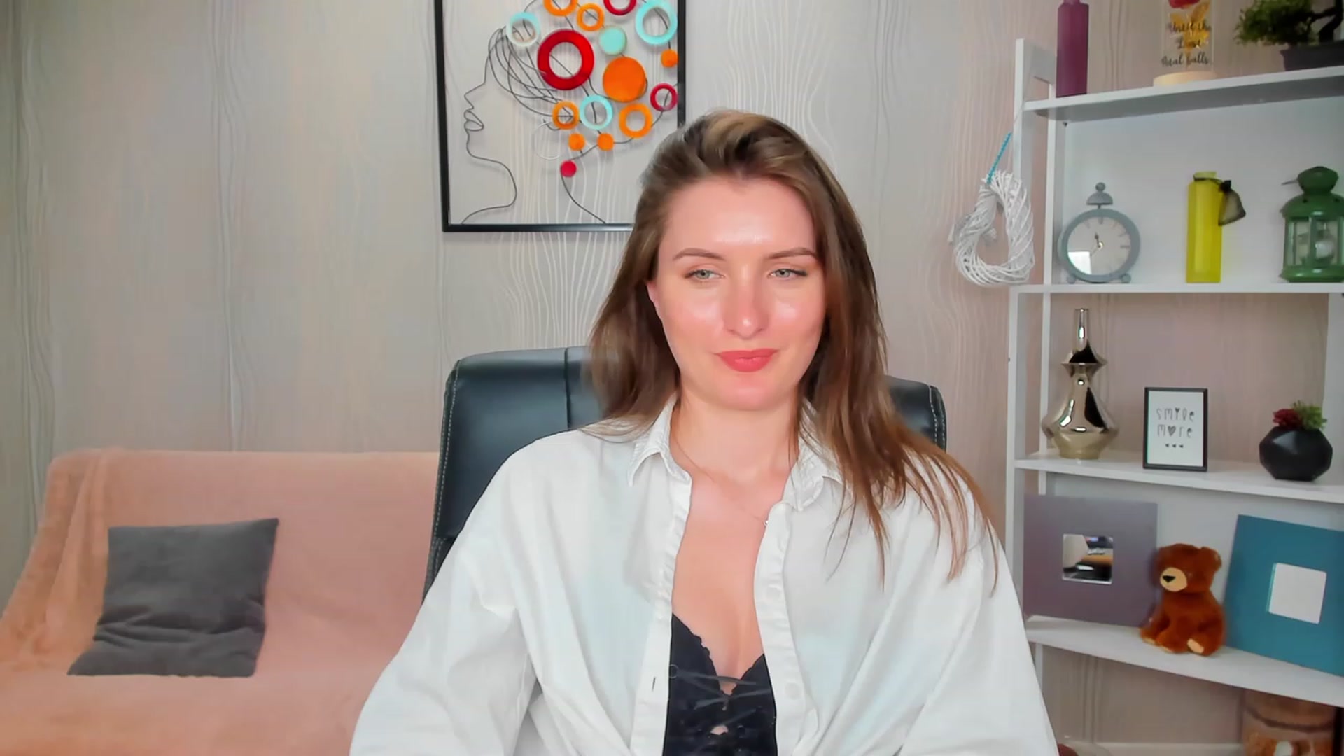 Gallery image thumbnail from EmilyRosier's myfreecams stream on, 04/19/2023, 01:36 image 15 of 20