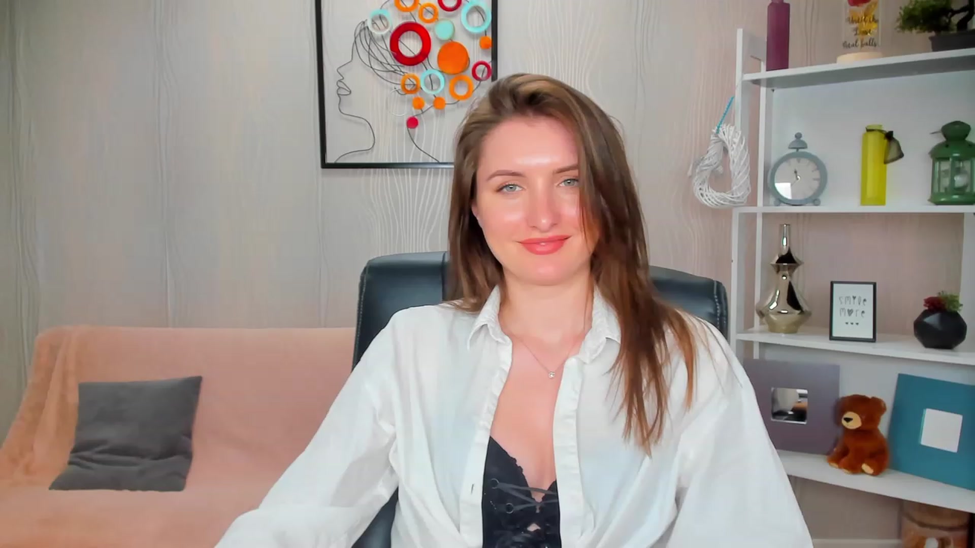 Gallery image thumbnail from EmilyRosier's myfreecams stream on, 04/19/2023, 01:36 image 10 of 20