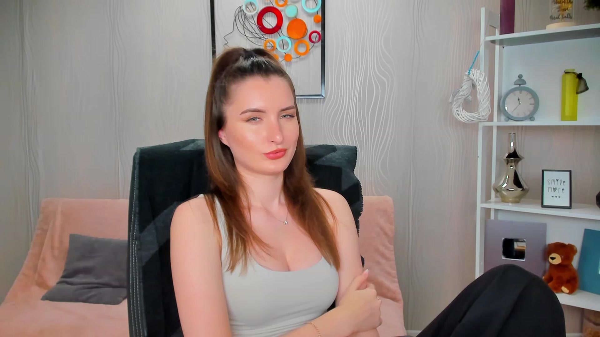 Gallery image thumbnail from EmilyRosier's myfreecams stream on, 04/19/2023, 20:01 image 6 of 20