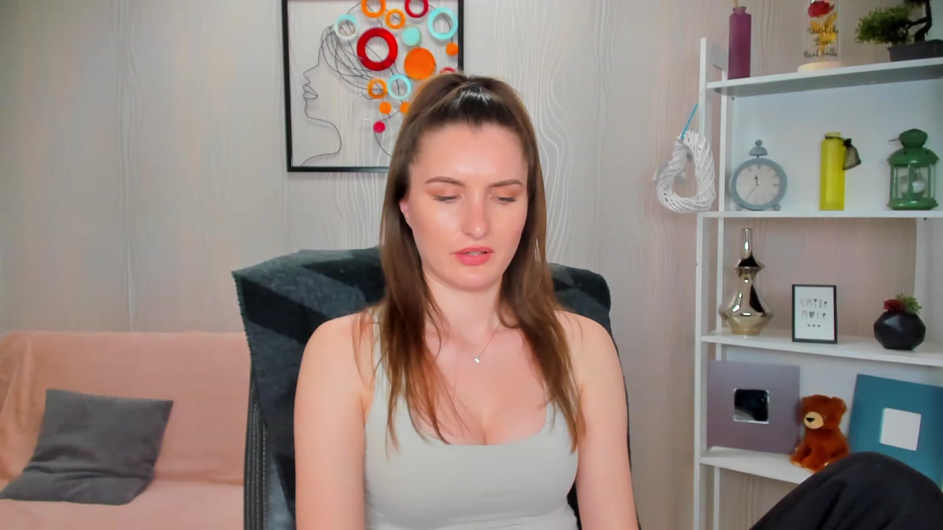 Gallery image thumbnail from EmilyRosier's myfreecams stream on, 04/20/2023, 24:09 image 12 of 20