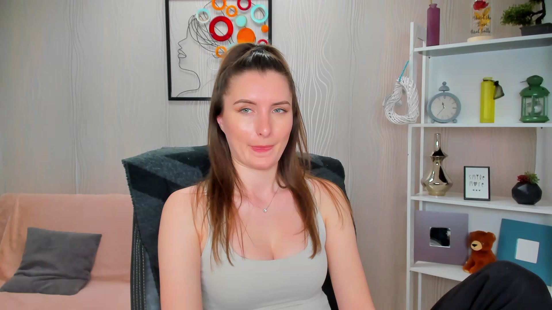 Gallery image thumbnail from EmilyRosier's myfreecams stream on, 04/20/2023, 24:09 image 11 of 20