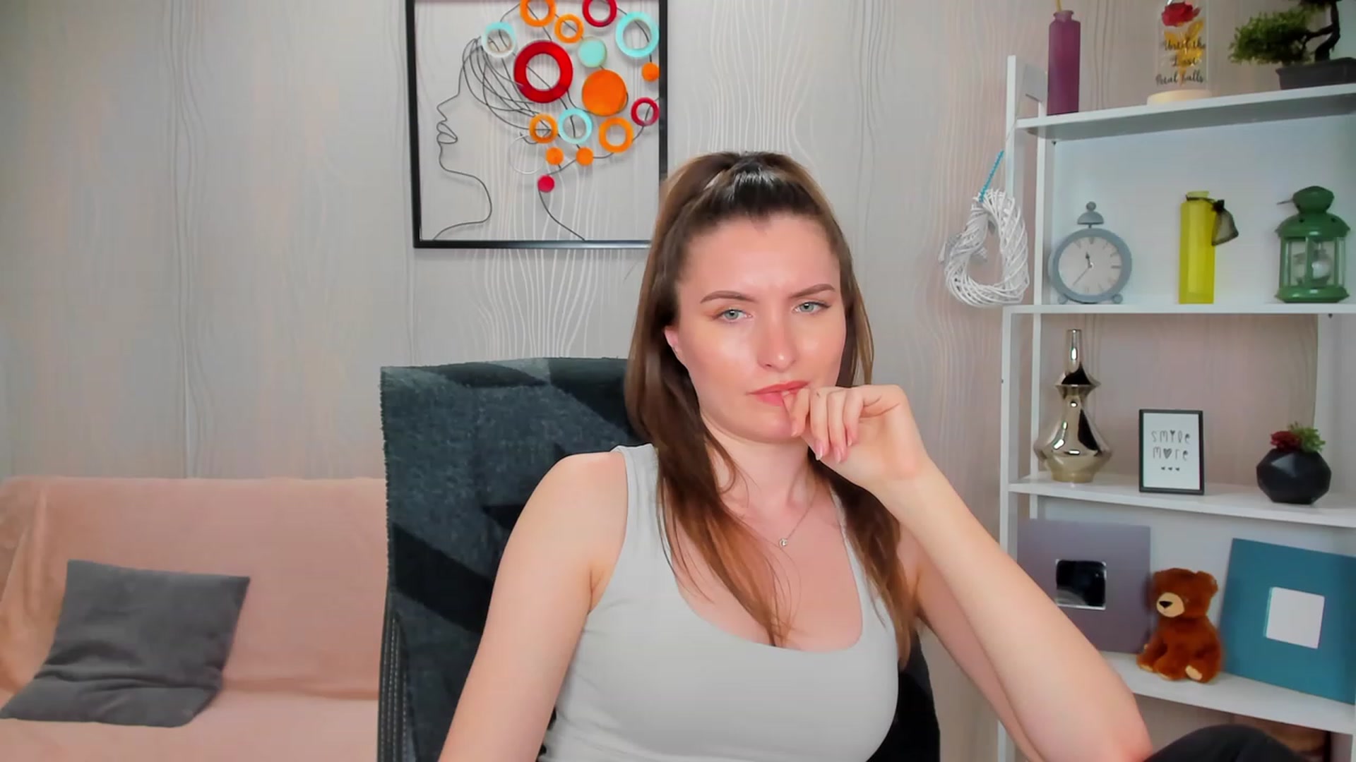 Gallery image thumbnail from EmilyRosier's myfreecams stream on, 04/20/2023, 24:09 image 6 of 20