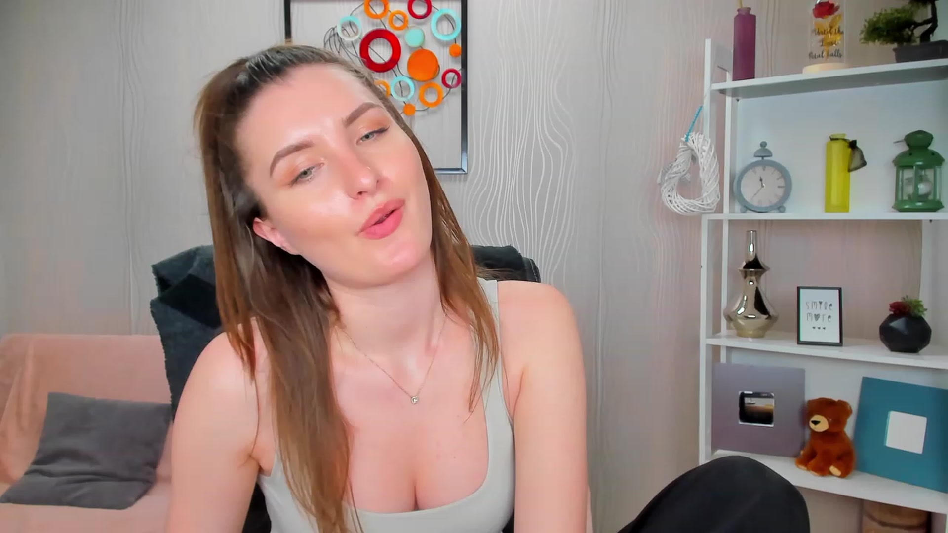 Gallery image thumbnail from EmilyRosier's myfreecams stream on, 04/20/2023, 01:18 image 1 of 20