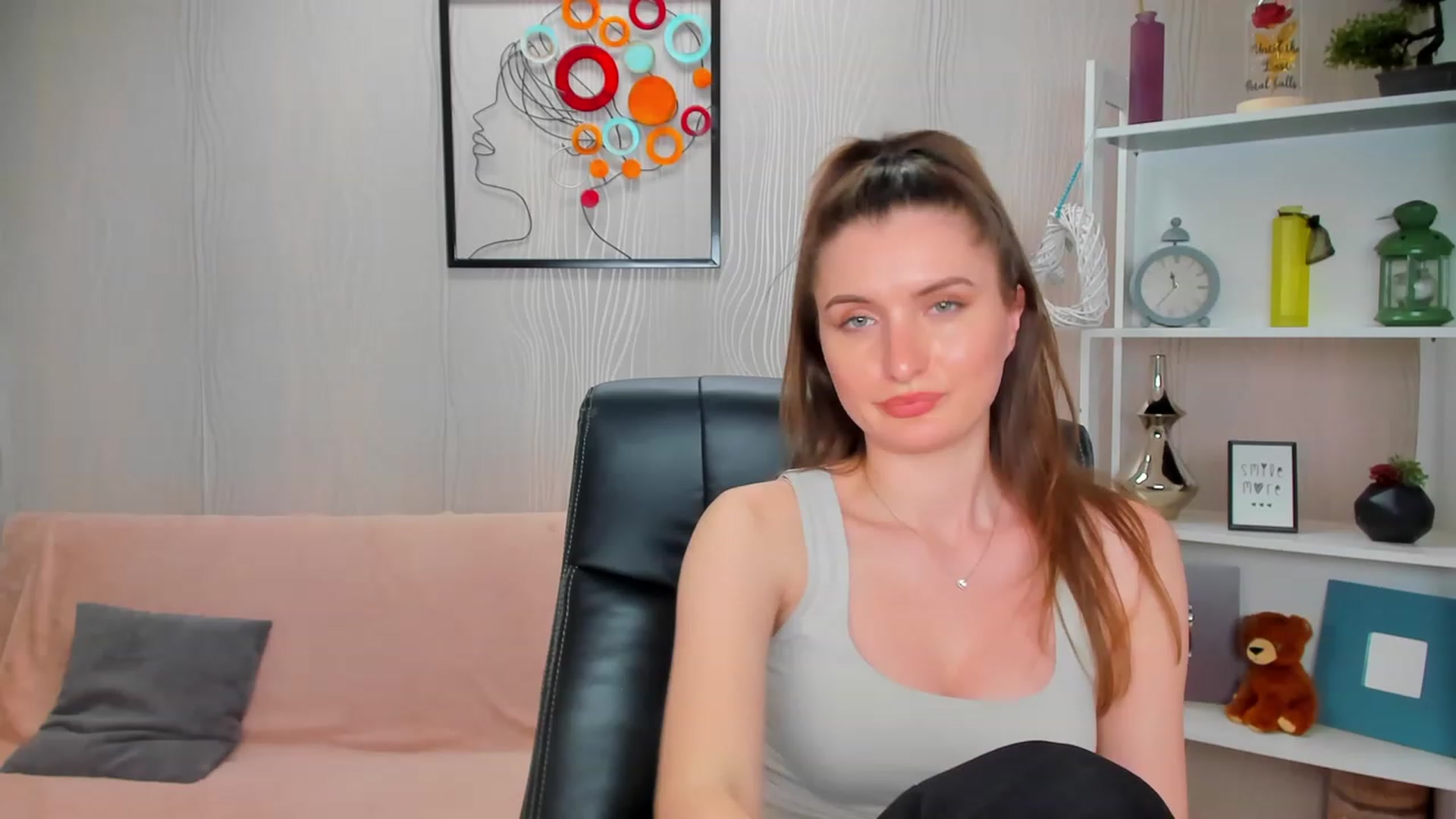 Gallery image thumbnail from EmilyRosier's myfreecams stream on, 04/20/2023, 02:10 image 14 of 20
