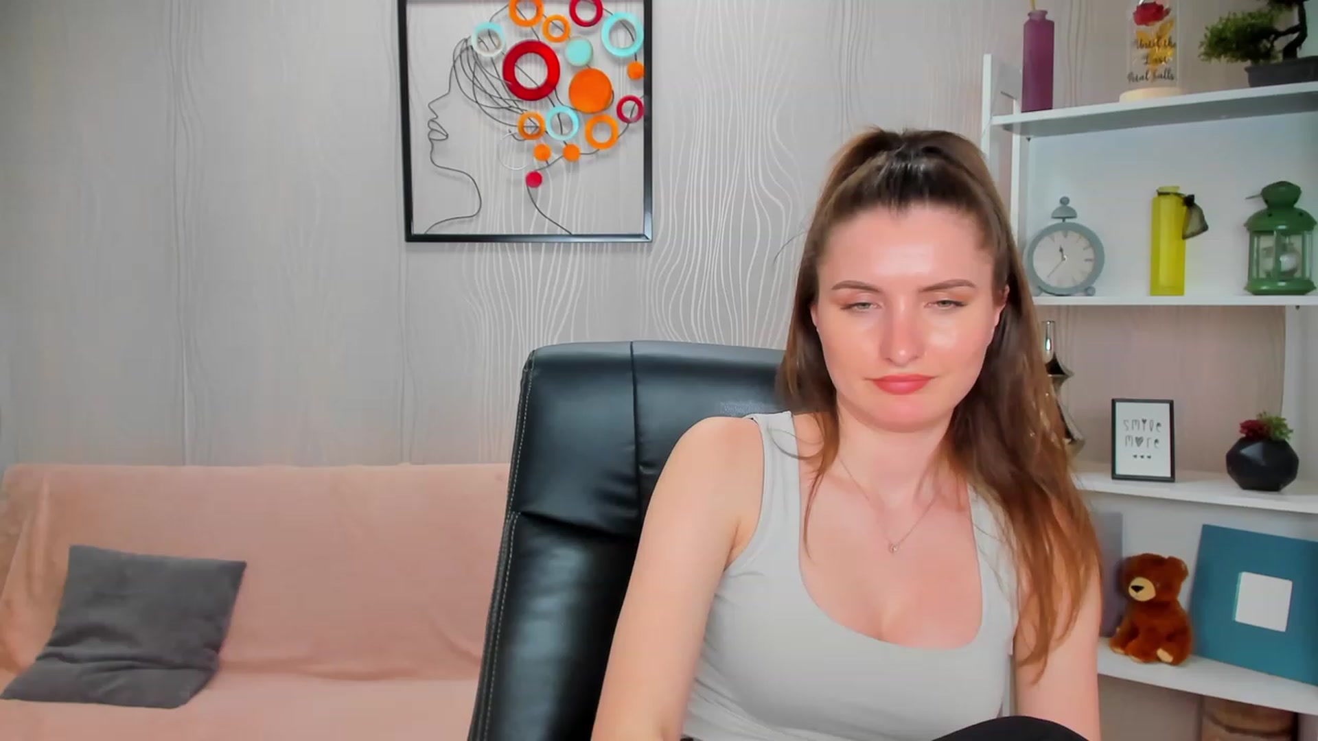 Gallery image thumbnail from EmilyRosier's myfreecams stream on, 04/20/2023, 02:10 image 18 of 20