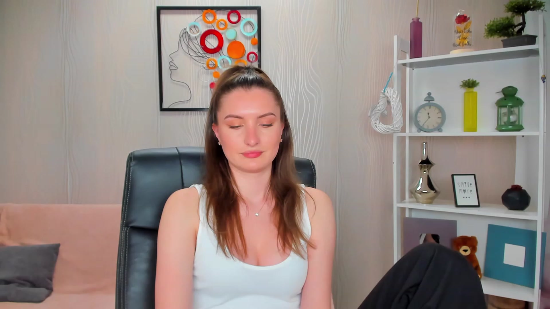 Gallery image thumbnail from EmilyRosier's myfreecams stream on, 04/24/2023, 20:46 image 1 of 20