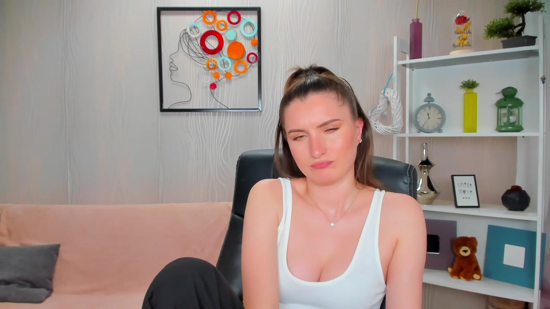 Gallery image thumbnail from EmilyRosier's myfreecams stream on, 04/24/2023, 20:46 image 15 of 20