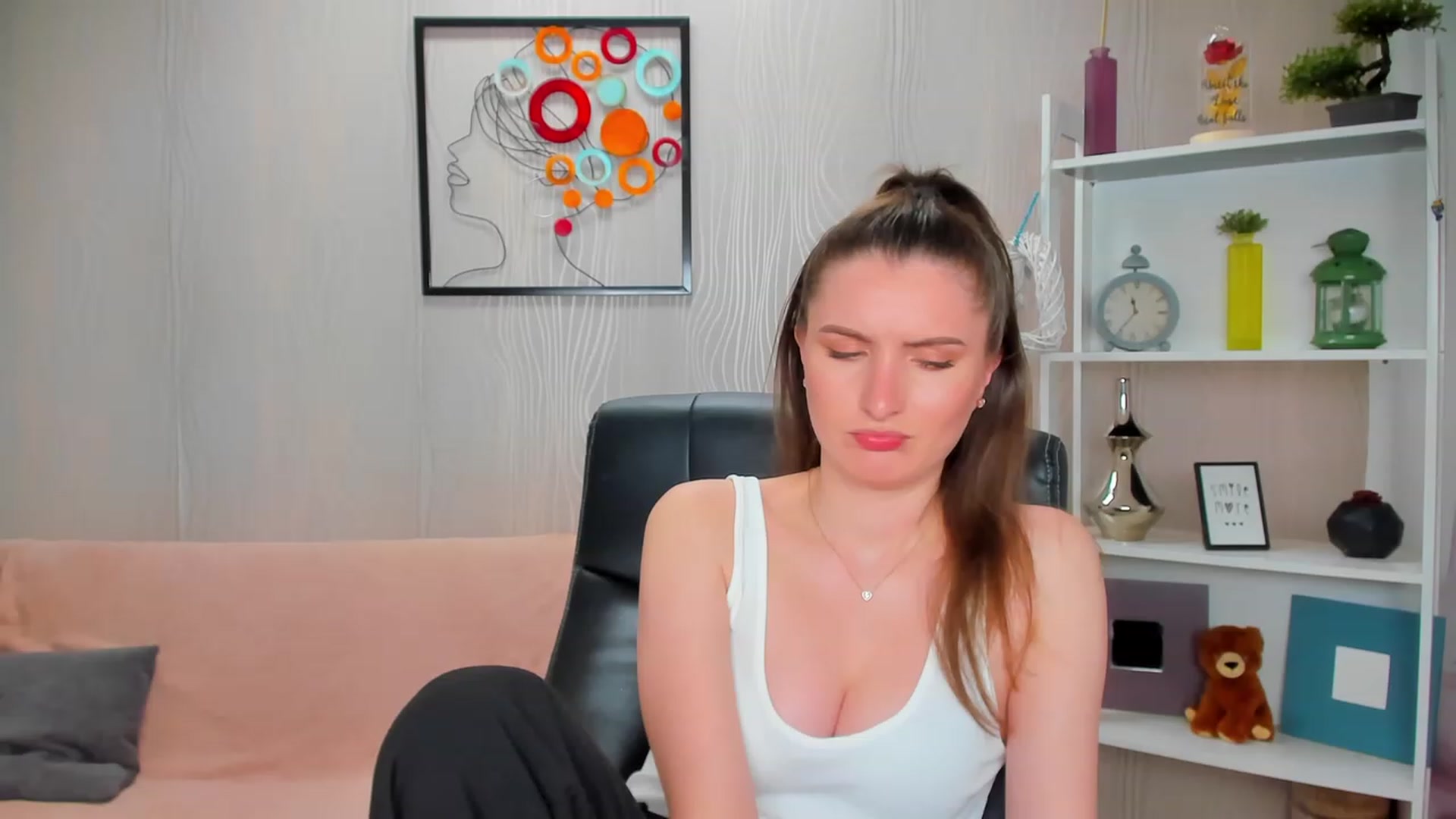 Gallery image thumbnail from EmilyRosier's myfreecams stream on, 04/24/2023, 20:46 image 11 of 20