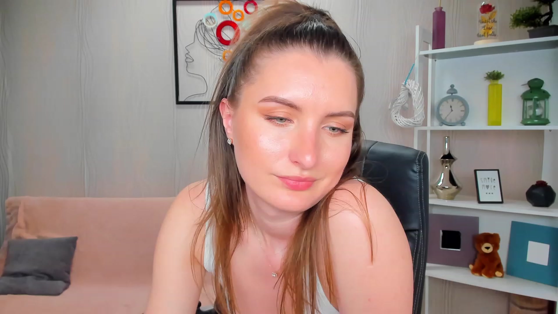 Gallery image thumbnail from EmilyRosier's myfreecams stream on, 04/24/2023, 22:52 image 13 of 20
