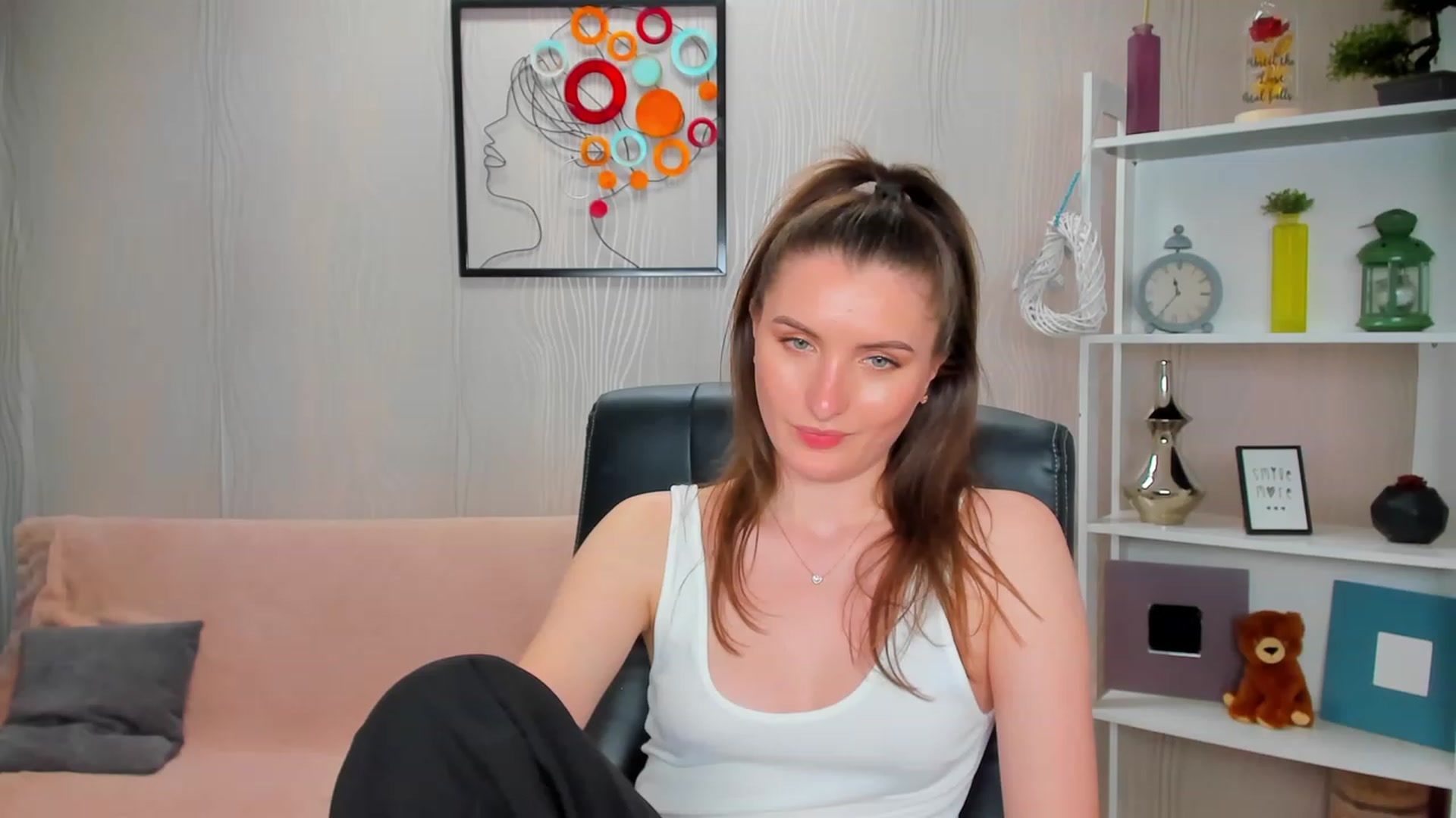 Gallery image thumbnail from EmilyRosier's myfreecams stream on, 04/24/2023, 22:52 image 8 of 20
