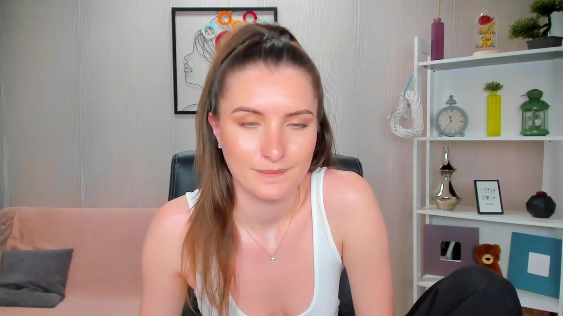 Gallery image thumbnail from EmilyRosier's myfreecams stream on, 04/25/2023, 24:46 image 19 of 20